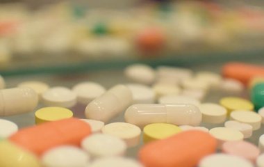 Простий спосіб змусити дитину випити ліки визнали геніальною
