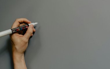 Лівші можуть мати психологічну перевагу над правшами: дослідження показало, у чому саме
