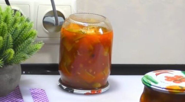Острые консервированные кабачки на зиму: рецепт, который полюбится больше, чем аджика