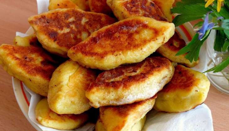 Как быстро приготовить пирожки с грибами и картофелем на сковороде и в духовке?
