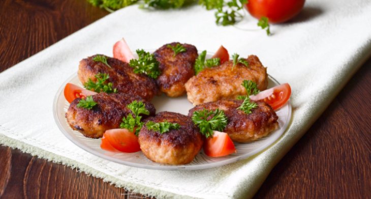 Как приготовить котлеты из свинины? Классический рецепт блюда + его главные секреты 