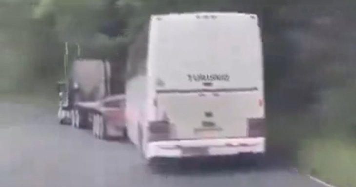 Герой-далекобійник врятував пасажирів автобуса, у якого відмовили гальма: що він вигадав (фото)