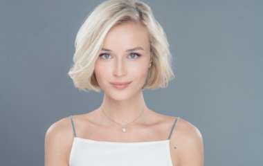 Полина Гагарина похвасталась фигурой в купальнике
