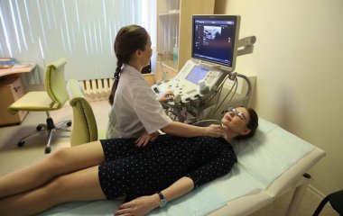 Онколог назвав вік для початку регулярних перевірок на рак