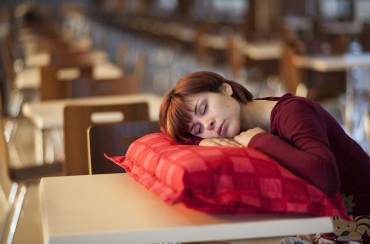 О чем говорит постоянная усталость: 7 причин сонливости