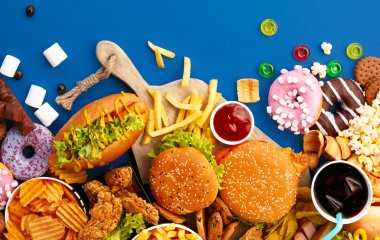 Їмо частіше цукру: Професор вказав на руйнуючий печінку продукт