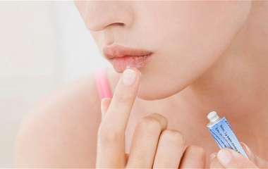 Простуда на губах: помощь, от которой зависит ваш внешний вид