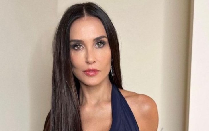 60-летняя Деми Мур в обтягивающем костюме и на каблуках ошеломила внешним видом