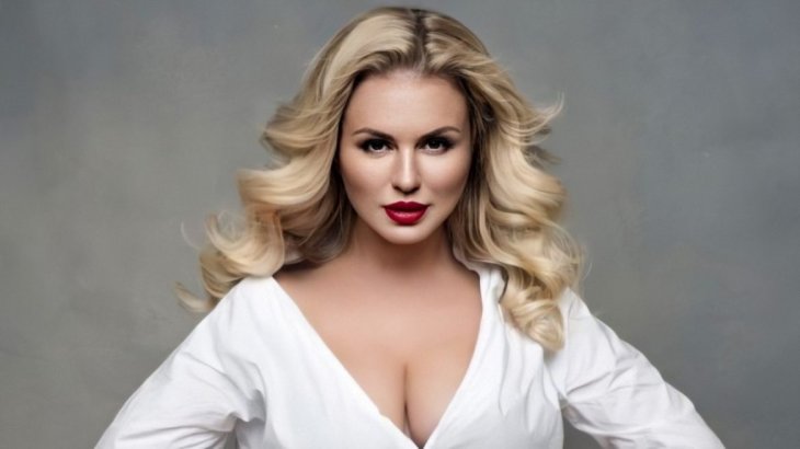 Анна Семенович показала лицо без макияжа