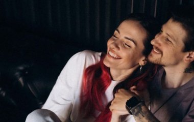 MamaRika развеселила Сеть забавным архивным фото с мужем