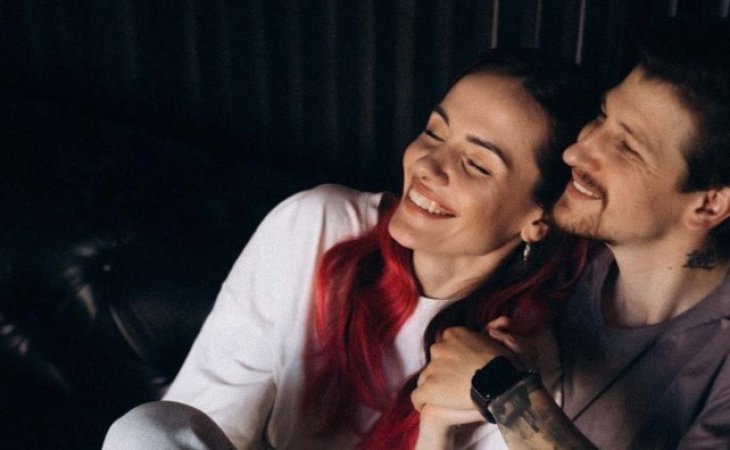 MamaRika развеселила Сеть забавным архивным фото с мужем