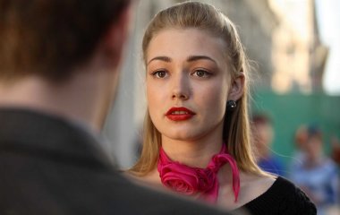 Виктория Лопырева и Оксана Акиньшина на премьере фильма 