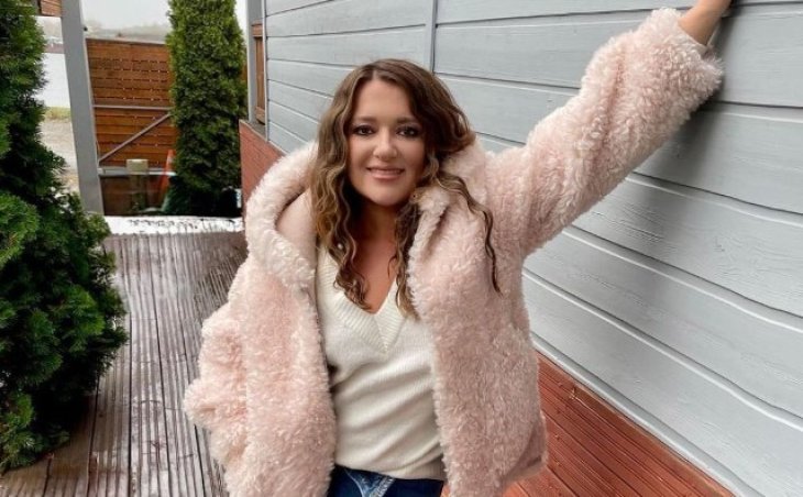 Наталья Могилевская провела экскурсию по своему загородному дому и показала, как готовится к блекауту