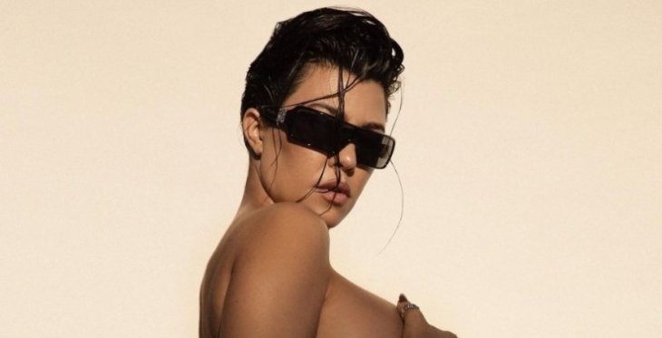 Кортни Кардашьян на последних месяцах беременности снялась для обложки глянца