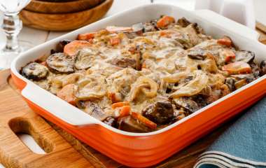 Кролик с белыми грибами