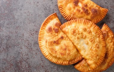 Сочные чебуреки из кабачков: простой рецепт без возни с тестом