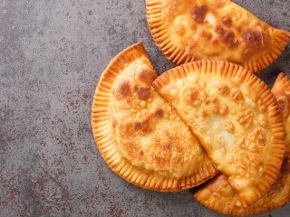 Сочные чебуреки из кабачков: простой рецепт без возни с тестом