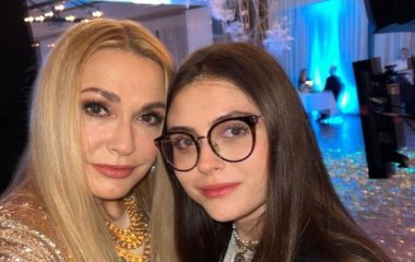 Ольга Сумская похвасталась, как с дочерью отдыхает на горнолыжном курорте в Австрии