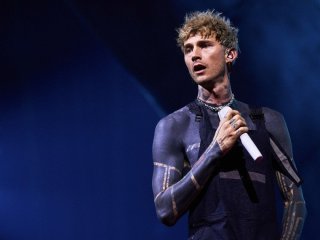 Зрадив вагітну Меган Фокс і знайшов нову: екснареченого акторки заскочили разом з її відомою колегою