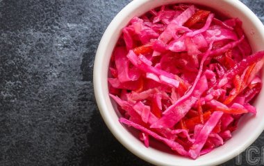 Маринована капуста з буряком: дуже простий рецепт