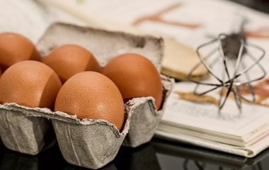 Мити чи не мити: як не заразитися сальмонельозом через куряче яйце