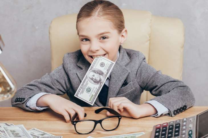 Как воспитать в ребенке разумное отношение к деньгам
