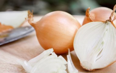 Кому не можна їсти цибулю - незважаючи на всю його користь