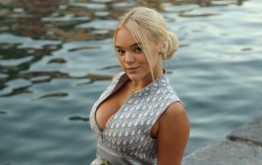 20-летняя блогерша Верба показала страстные поцелуи с бойфрендом и похвасталась подарком от него