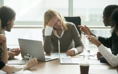 Названо типи головного болю, що вимагають термінового походу до лікаря