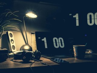 Чи потрібно переводити годинник на телефоні у жовтні 2026 року: що варто перевірити