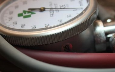 Шведський лікар Матс Халльдін назвав нелікарські способи знизити тиск