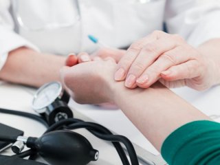 Врач рассказала, как можно предотвратить инсульт и на что нельзя повлиять