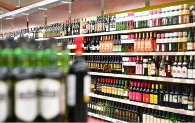 Лікар розповів, з яких напоїв починається жіночий алкоголізм