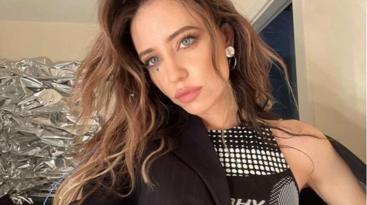 Надя Дорофеева блеснула фигурой в коротких шортах и топе