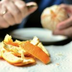 Что делать с апельсиновыми шкурками: 3 неожиданных варианта использования в быту