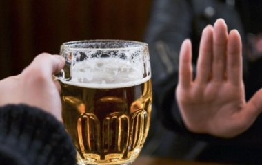 Коли не можна пити пиво: лікарі назвали вік, в якому віці потрібно відмовитись від алкоголю  