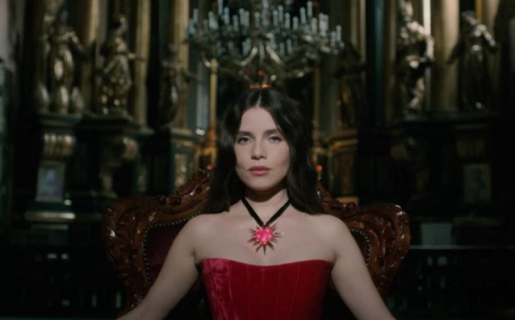 Кристина Соловий ответила на критику ее нового клипа с Жаданом, который они сняли в церкви