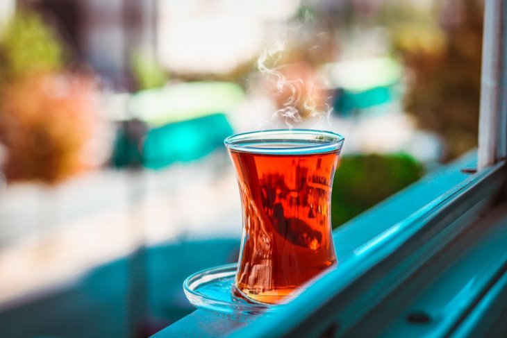 Идеально для завтрака: эксперты назвали виды чая, которые нужно пить утром