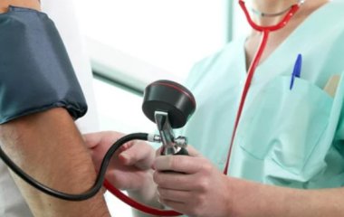 Как снизить давление: врачи назвали 5 эффективных способов
