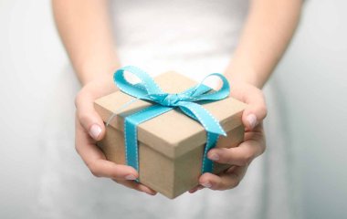 Какие вещи нельзя преподносить в подарок?