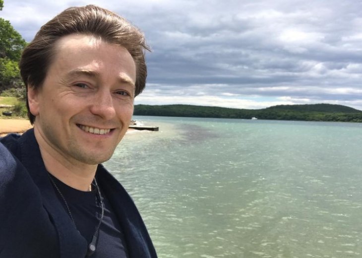 Сергей Безруков поделился фотографией новорожденного сына