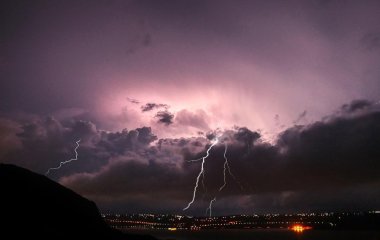 Ніколи не робіть цього під час грози, навіть якщо ви вдома: експерти попередили про небезпеку