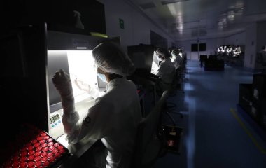 Поширення омікрон-варіанту пов'язали зі зростанням популяційного імунітету