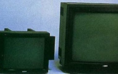 Найбільший у світі кінескопний телевізор: фото, ціна і вага раритету, що шокують