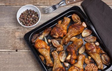 Самый простой рецепт запеченных куриных голеней