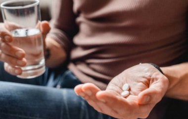 Лікарі пояснили, чим у жодному разі не можна запивати ліки