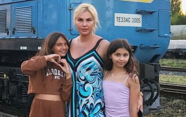 Камалия со слезами на глазах показала, как отдала дочерей экс-мужу Мохаммаду Захуру