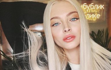 Алену Шишкову в парике не узнали без макияжа