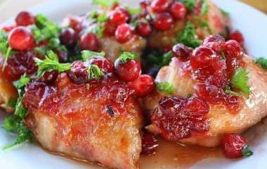 Свинина с брусничным соусом