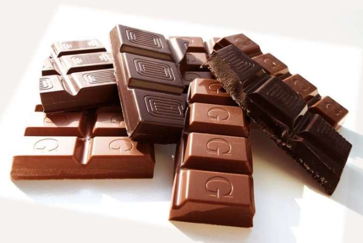 Медики объяснили, кому обязательно нужно есть шоколад